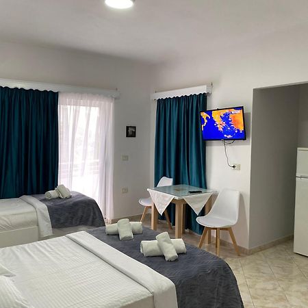 Hotel Vila Kafe Лукове Экстерьер фото