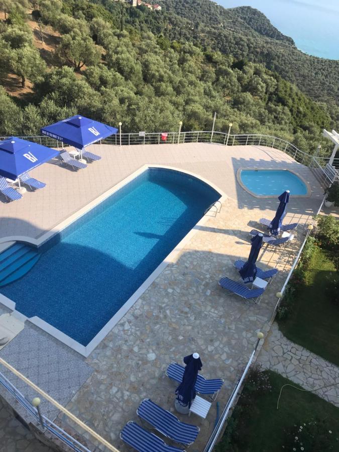 Hotel Vila Kafe Лукове Экстерьер фото