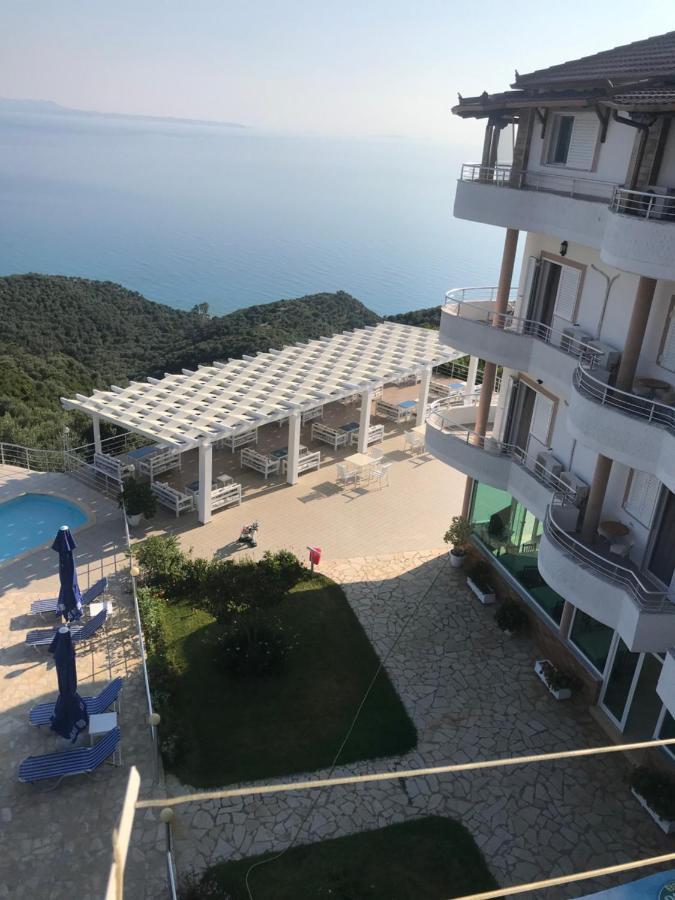 Hotel Vila Kafe Лукове Экстерьер фото