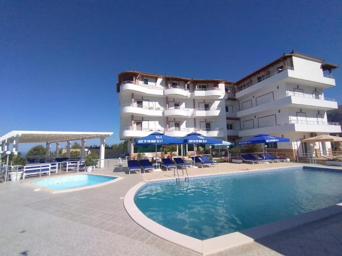 Hotel Vila Kafe Лукове Экстерьер фото