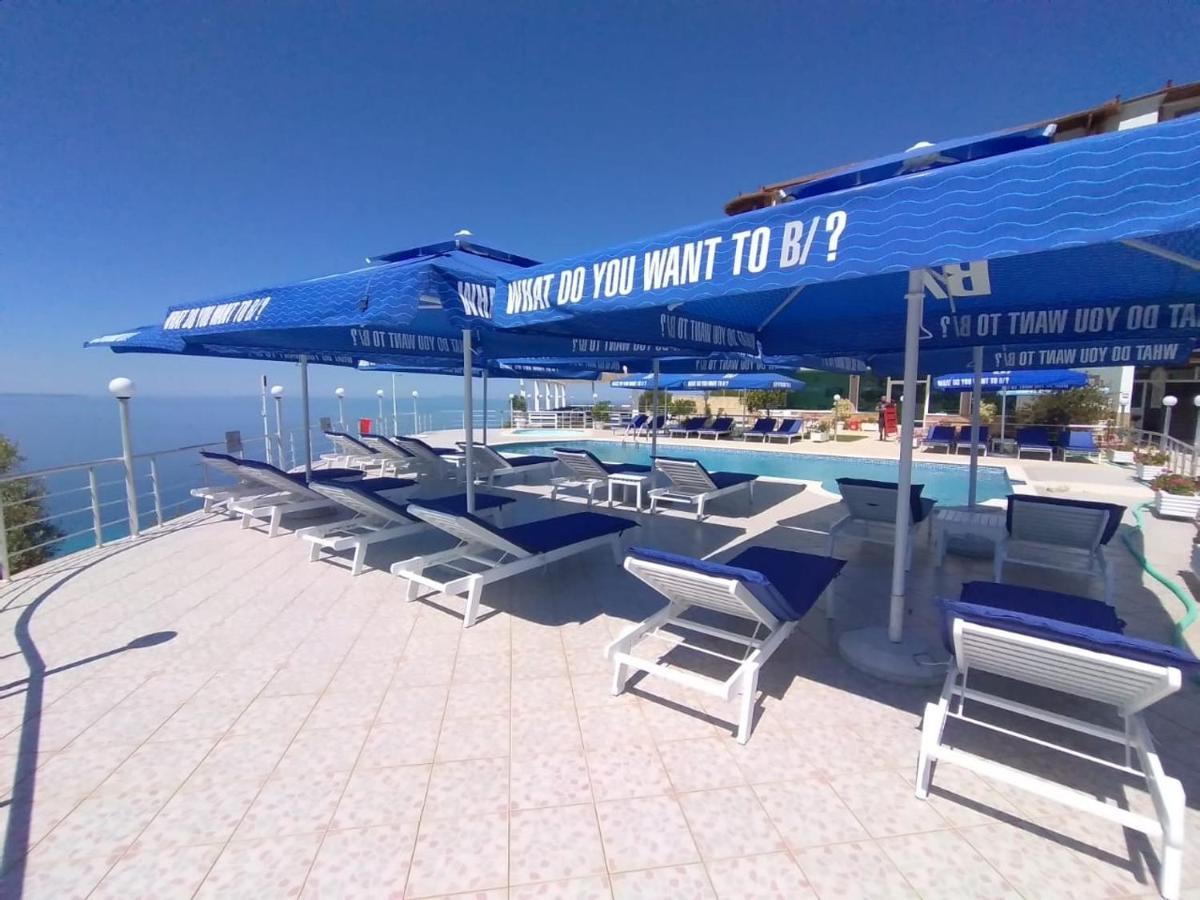 Hotel Vila Kafe Лукове Экстерьер фото