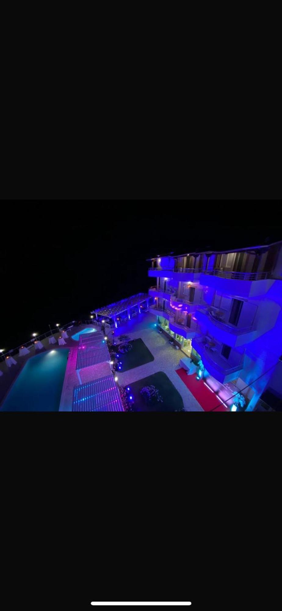 Hotel Vila Kafe Лукове Экстерьер фото