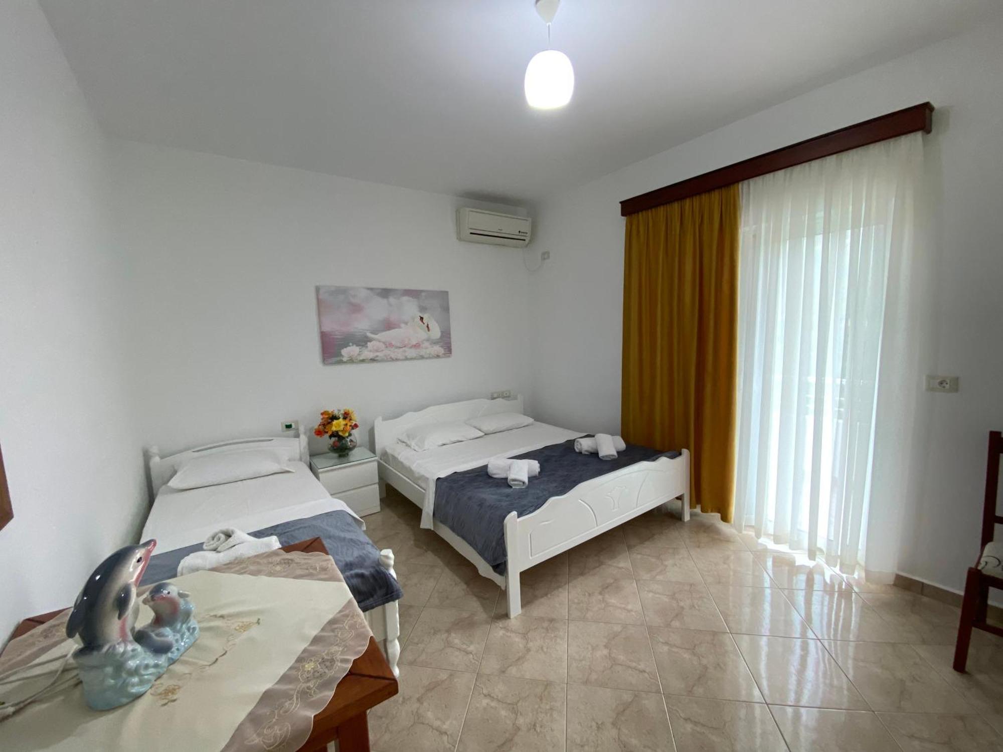 Hotel Vila Kafe Лукове Экстерьер фото