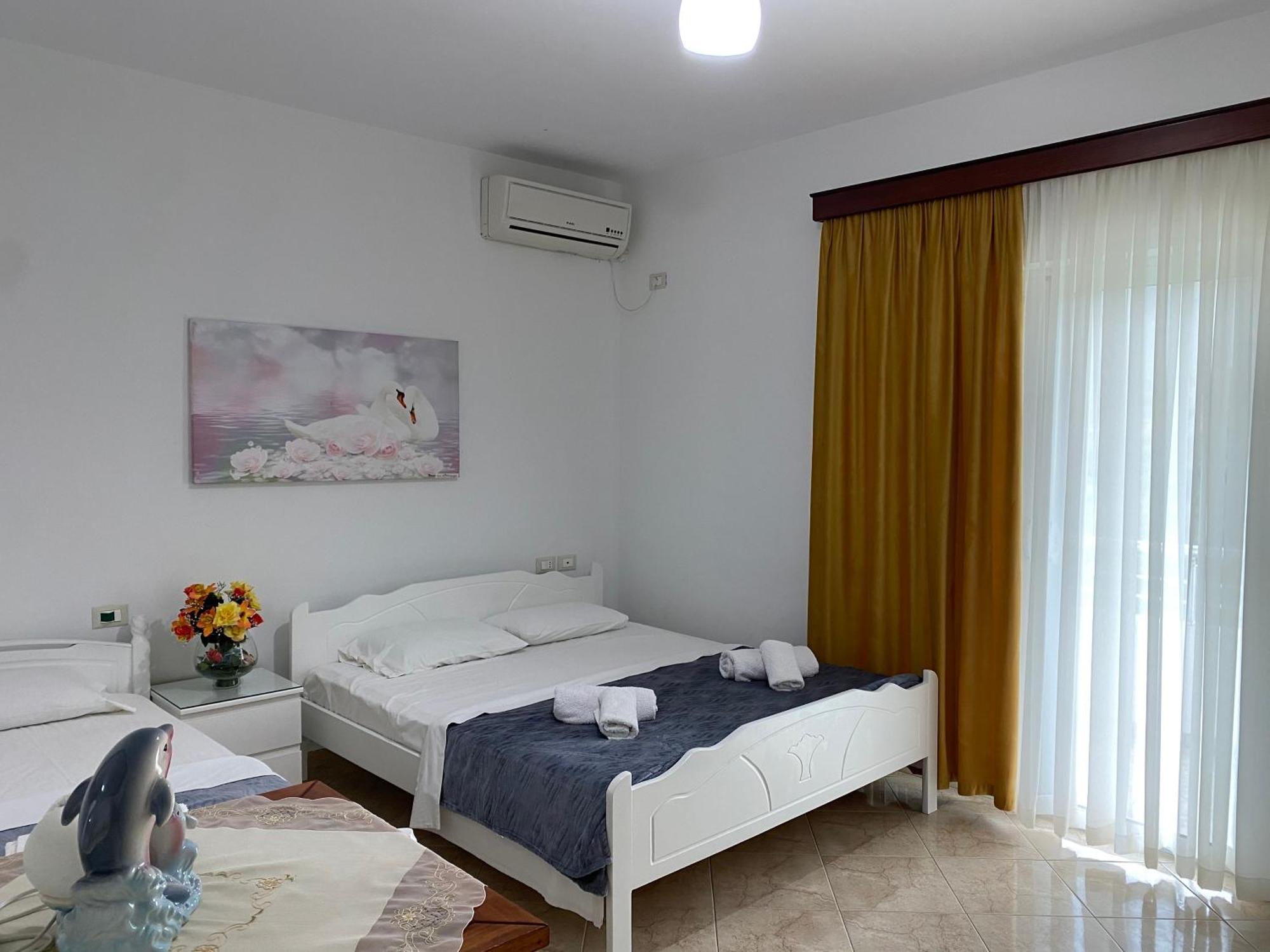 Hotel Vila Kafe Лукове Экстерьер фото