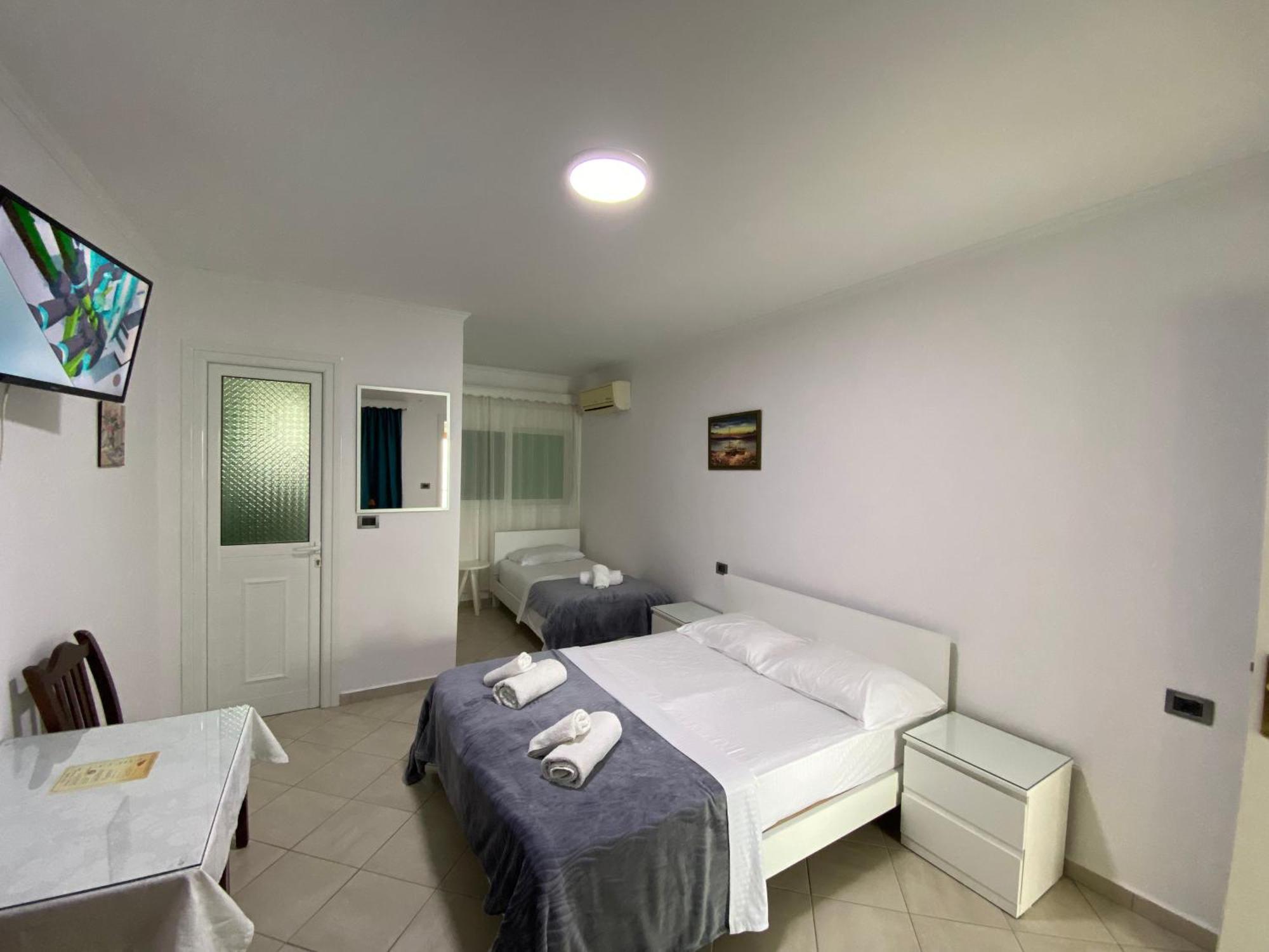 Hotel Vila Kafe Лукове Экстерьер фото