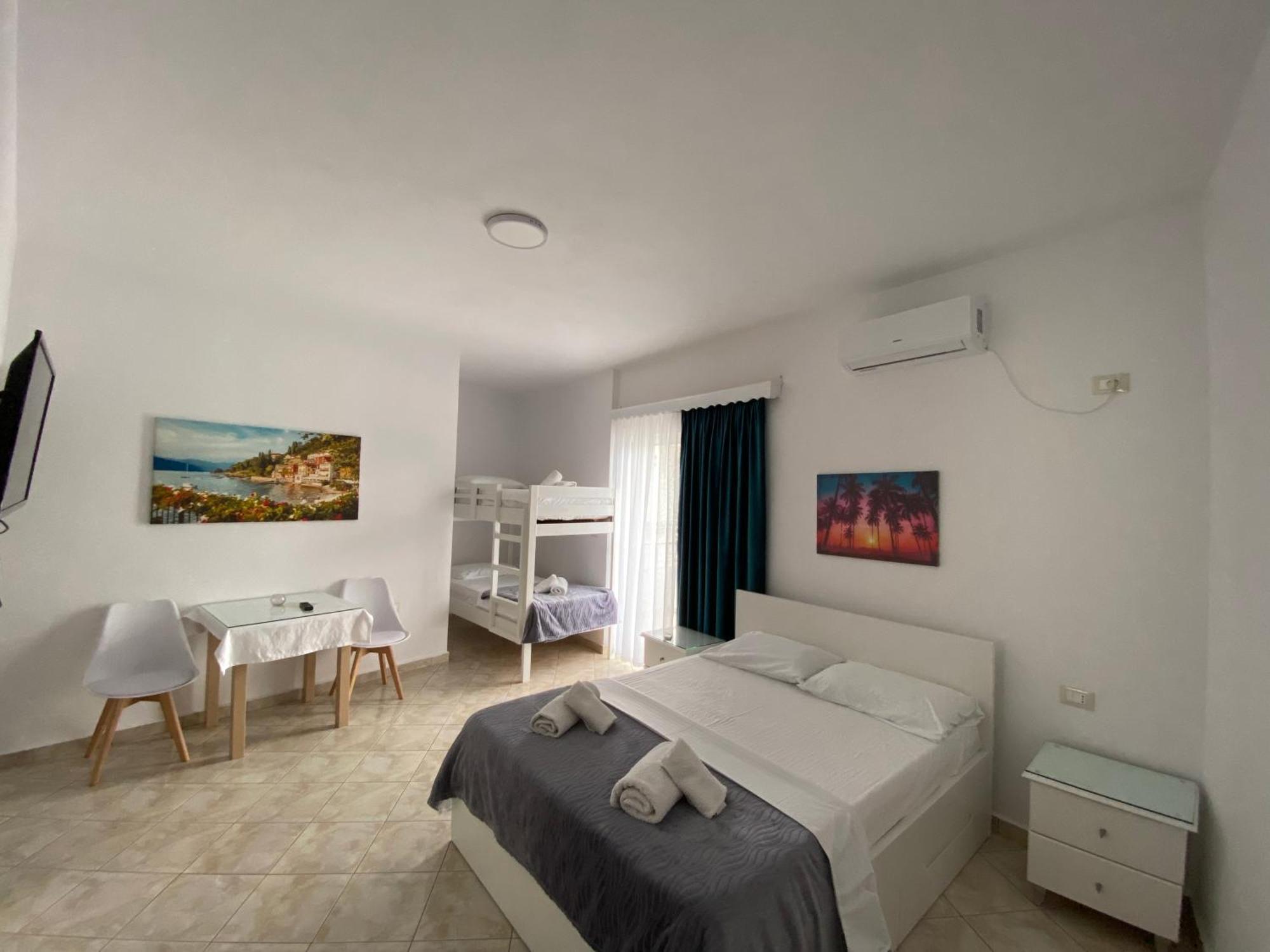 Hotel Vila Kafe Лукове Экстерьер фото