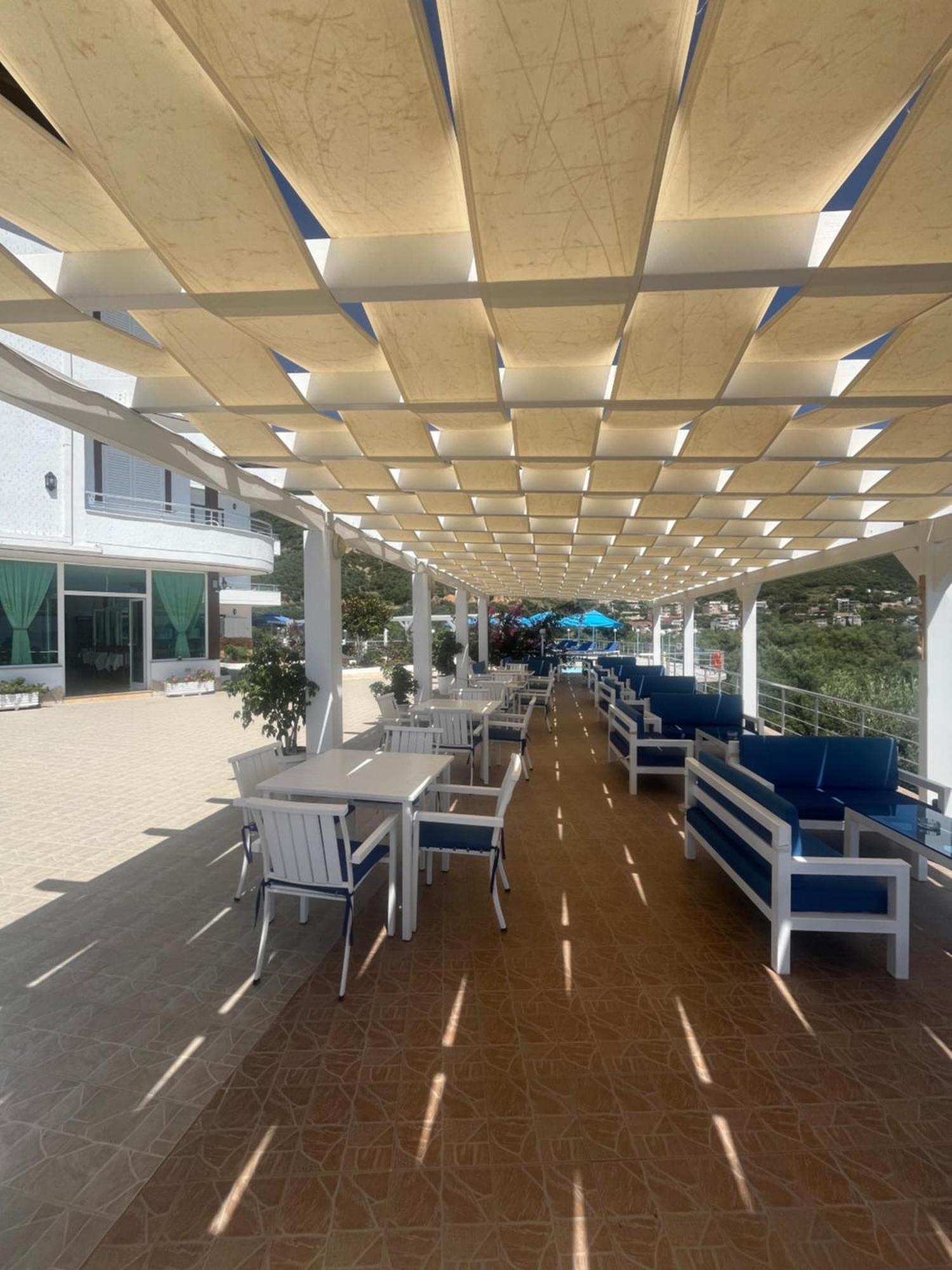 Hotel Vila Kafe Лукове Экстерьер фото