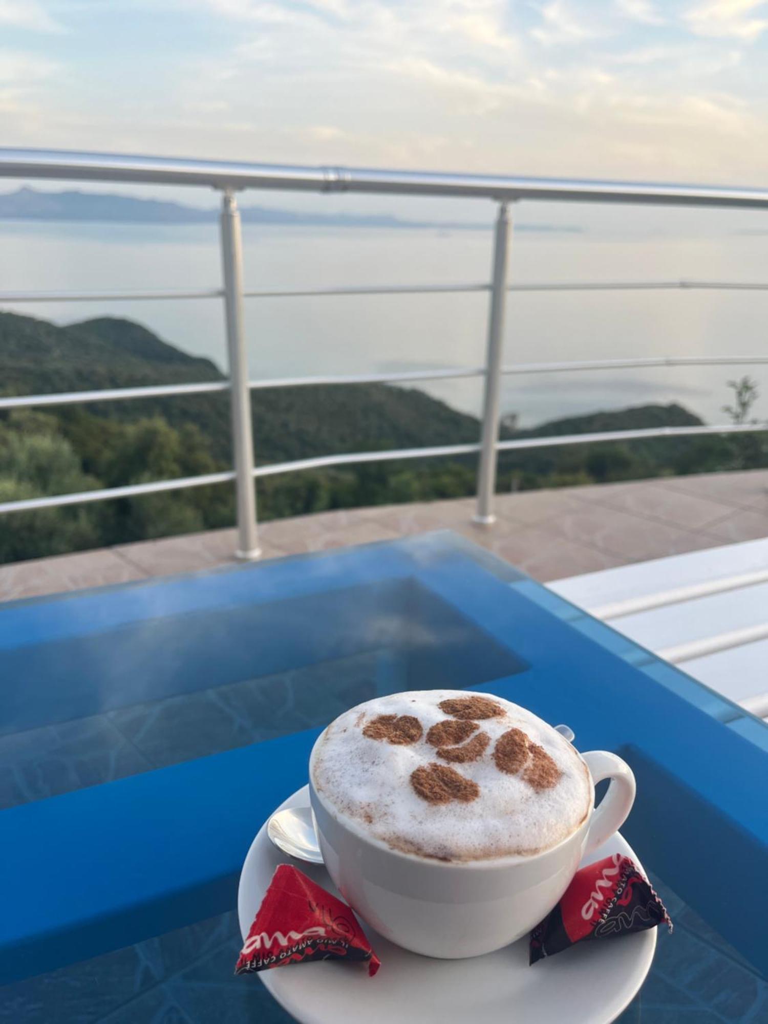 Hotel Vila Kafe Лукове Экстерьер фото