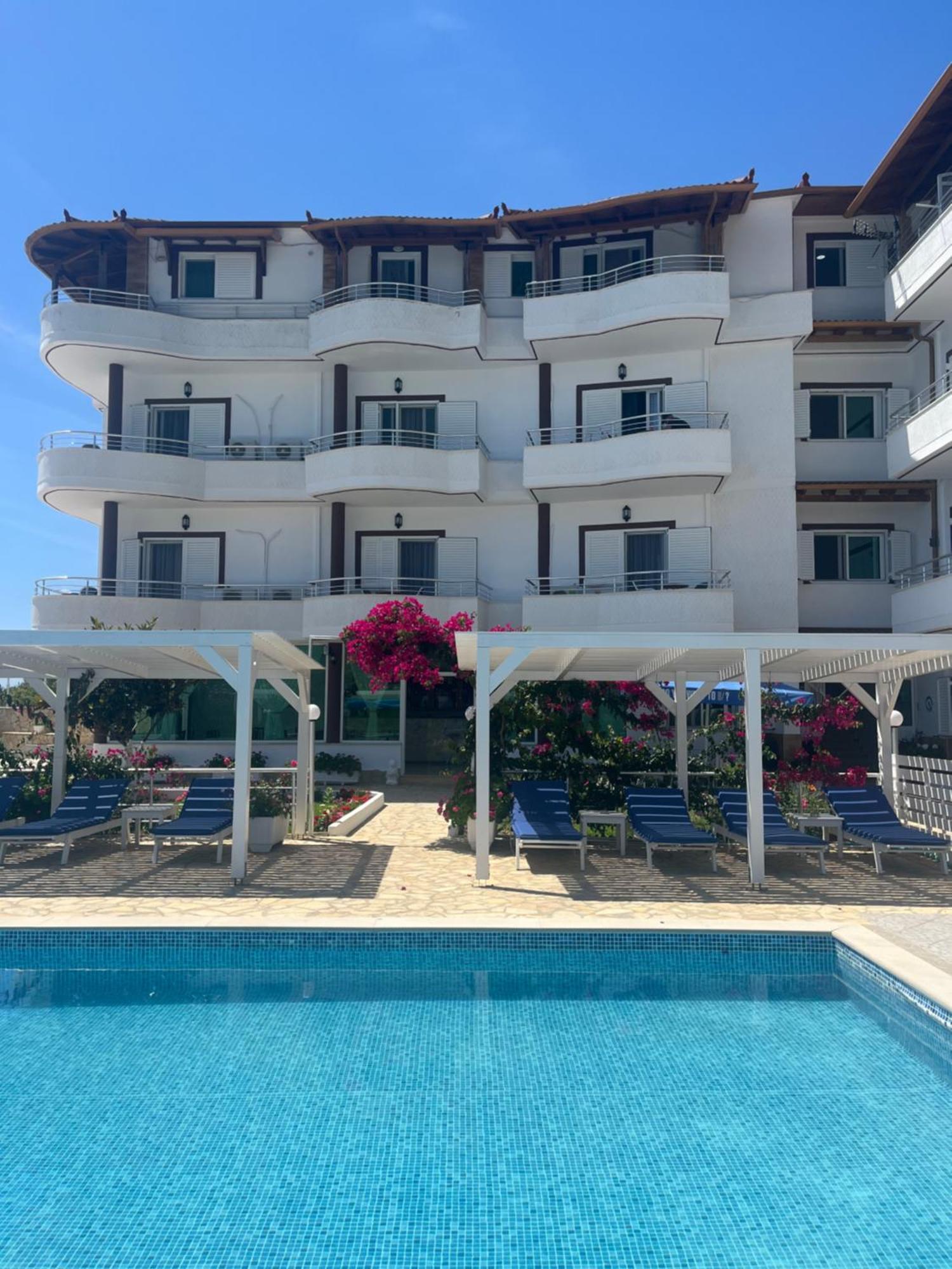 Hotel Vila Kafe Лукове Экстерьер фото
