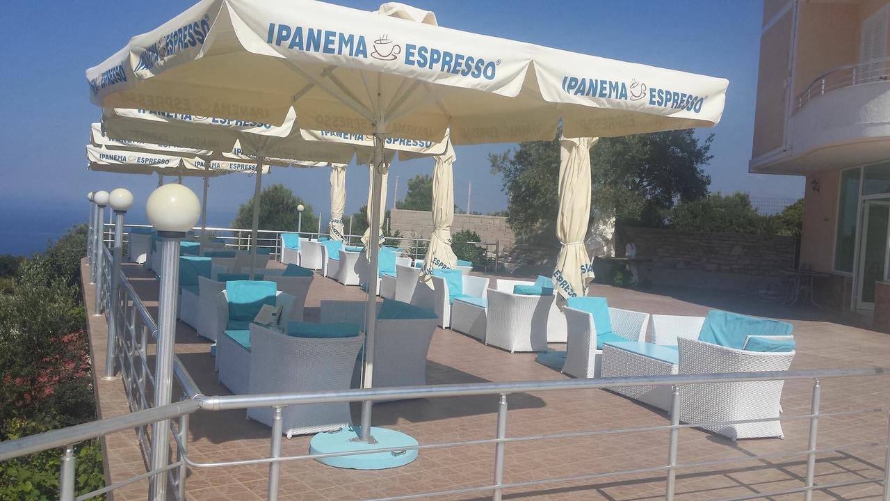 Hotel Vila Kafe Лукове Экстерьер фото