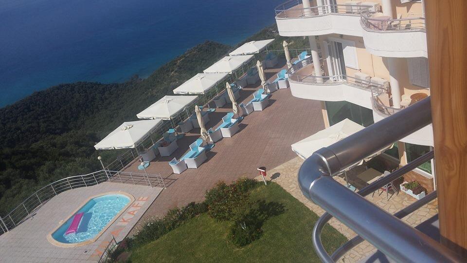 Hotel Vila Kafe Лукове Экстерьер фото