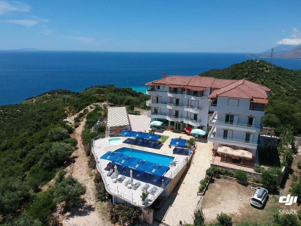 Hotel Vila Kafe Лукове Экстерьер фото